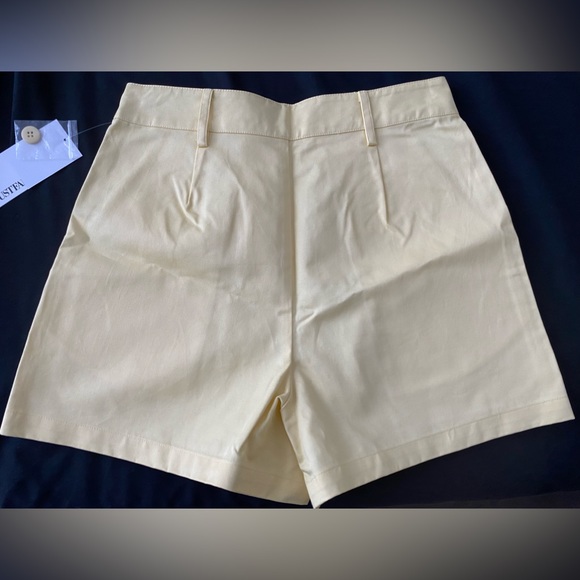 JUSTFAB YELLOW SHORTS - Picture 2 of 2
